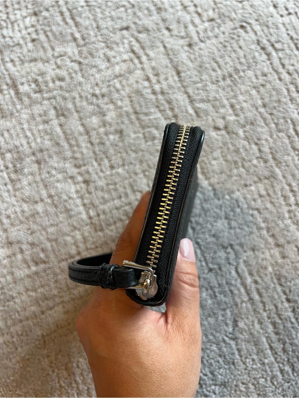 Marc Jacobs Black Pebbled Leather Wristlet Wallet with Strap - Picture 3 of 11
